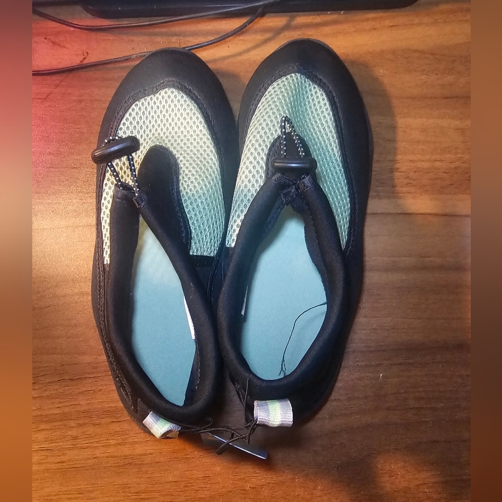 Bring On The Sun, Women's Water Shoes, Sz 5/6 NWT
